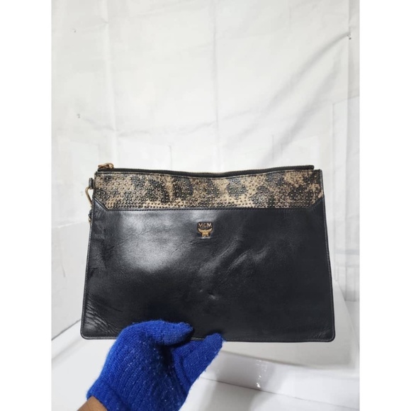 Authentic MCM Leather studded Wristlet/Clutch Black/Beige - Picture 5 of 15